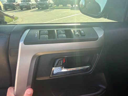 Used 2017 Toyota 4Runner SR5 RWD image 20