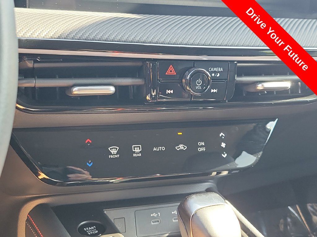 Used 2025 Nissan Kicks SR AWD/4WD image 12