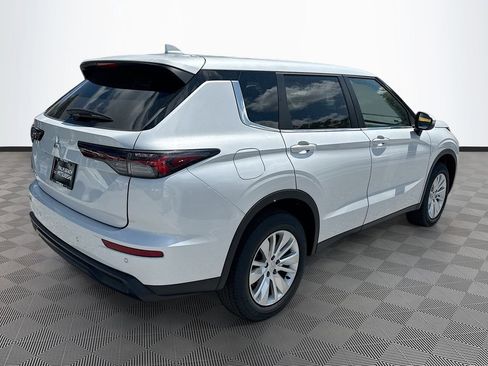 New 2026 Mitsubishi Outlander ES FWD image 7