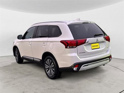 Used 2020 Mitsubishi Outlander SEL image 3