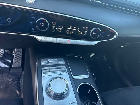 Used 2022 Genesis GV70 3.5T Sport w/ Sport Prestige Package AWD/4WD image 30