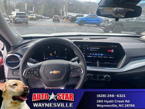 New 2025 Chevrolet Trax LT w/ LT Convenience Package FWD image 38