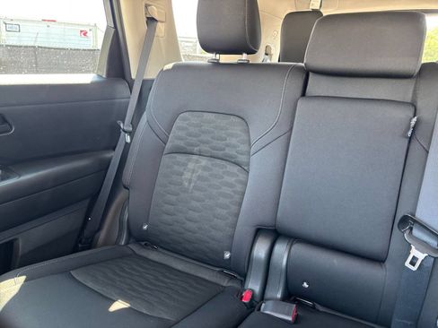 Used 2025 Nissan Pathfinder SV FWD image 37