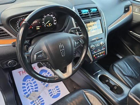 Used 2019 Lincoln MKC Select w/ Select Plus Package AWD/4WD image 12