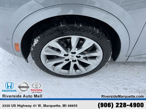 Used 2023 Buick Envision Avenir image 11