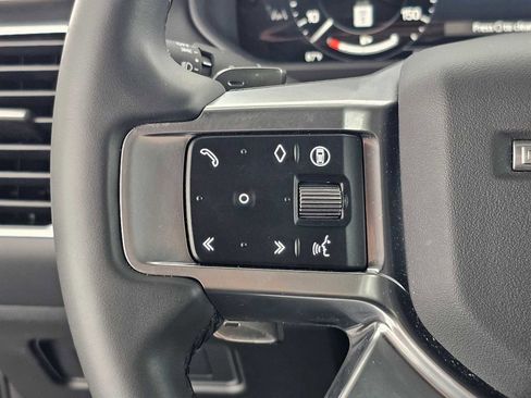 Used 2024 Land Rover Discovery Dynamic SE image 24