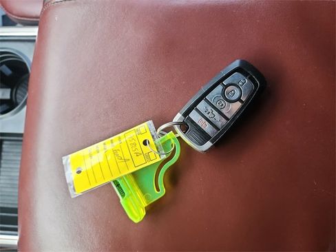 Used 2018 Ford F250 Platinum w/ Platinum Ultimate Package image 31