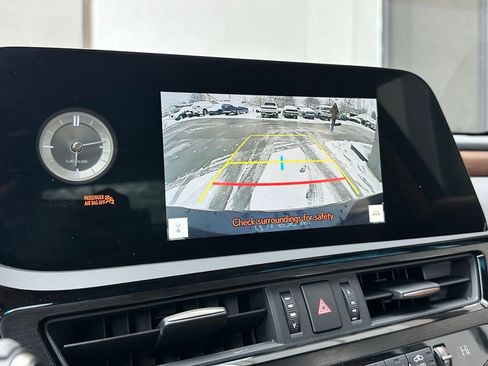 Used 2024 Lexus ES 350 w/ Premium Package image 41