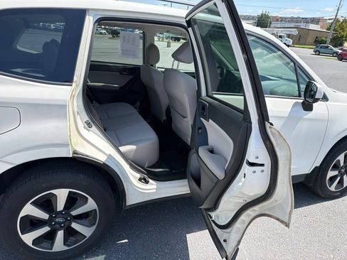 Used 2017 Subaru Forester 2.5i Premium w/ Protection Package #1 AWD/4WD image 17