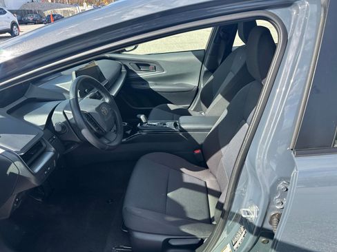 Used 2025 Toyota Prius LE image 24