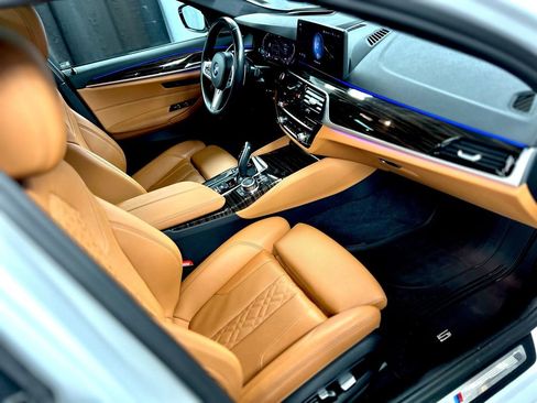 Used 2022 BMW 530i xDrive w/ M Sport Package image 20