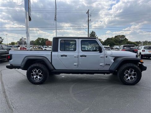 Used 2020 Jeep Gladiator Sport w/ Quick Order Package 24S image 10