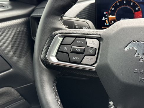 Used 2025 Ford Mustang Coupe RWD image 14