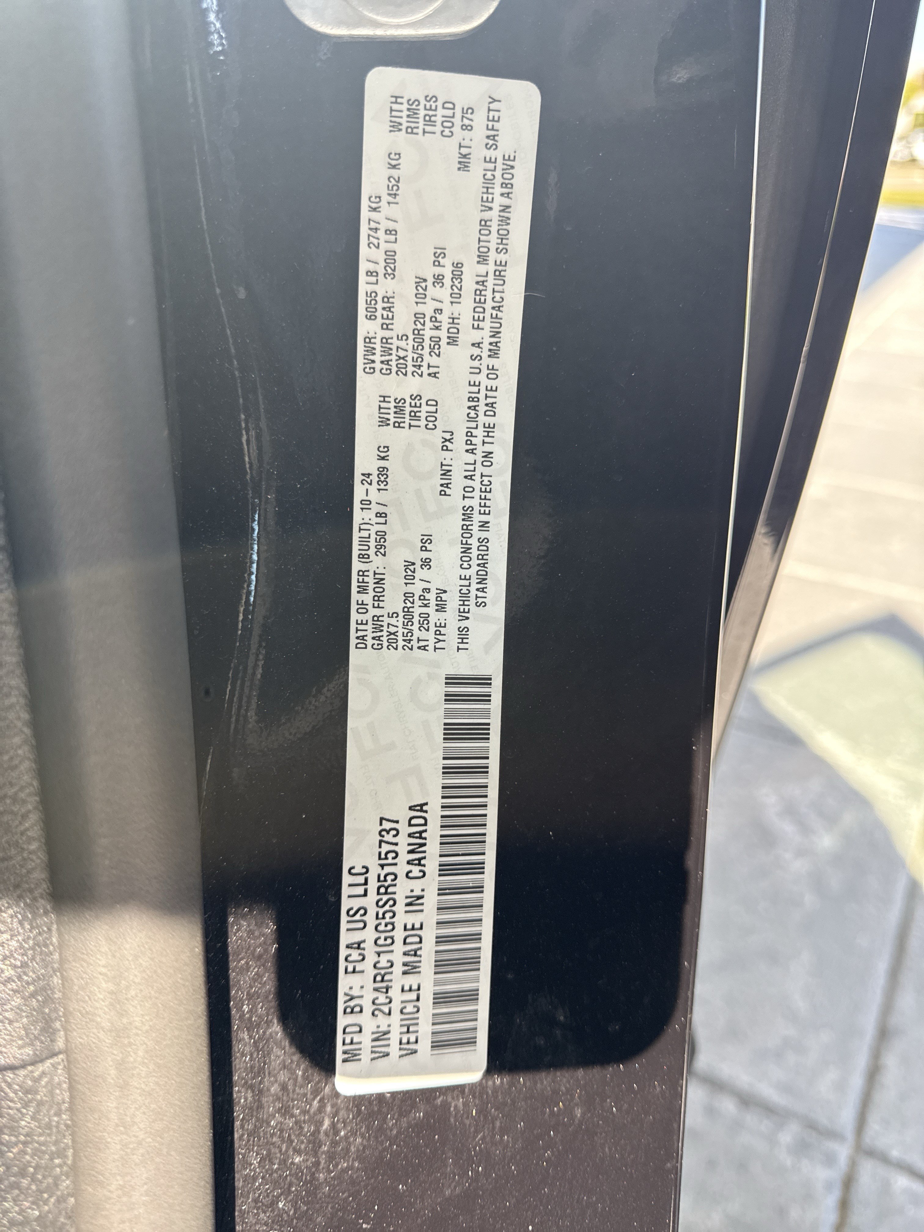 Used 2025 Chrysler Pacifica Limited FWD image 35