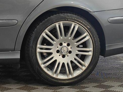 Used 2008 Mercedes-Benz E 550 4MATIC Sedan image 41