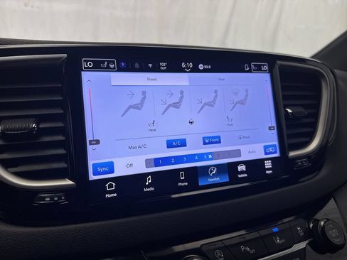 Used 2025 Chrysler Pacifica Select FWD image 18
