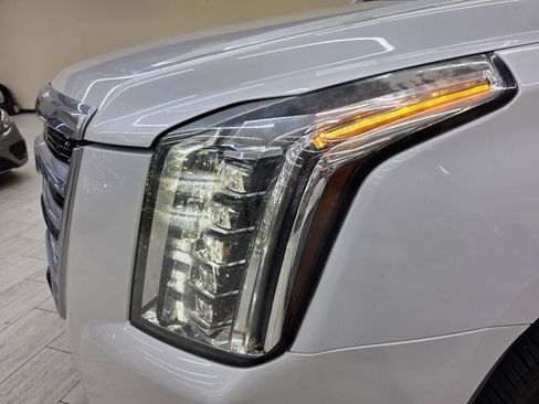 Used 2016 Cadillac Escalade 4WD image 10