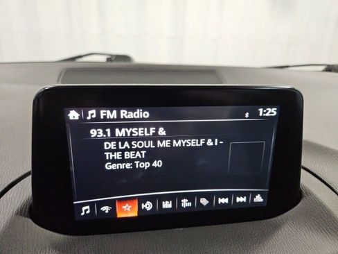 Used 2018 MAZDA MAZDA3 Touring image 16