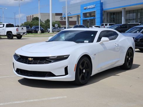 Used 2023 Chevrolet Camaro LT RWD image 3