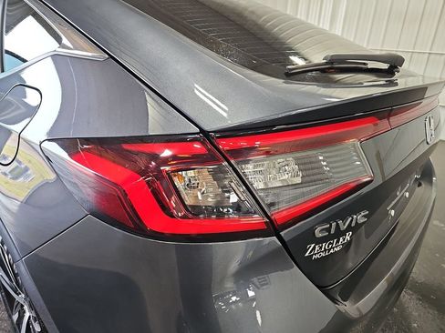 Used 2023 Honda Civic LX image 32