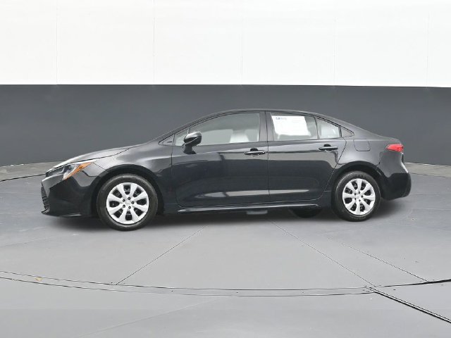 Used 2025 Toyota Corolla LE FWD image 54