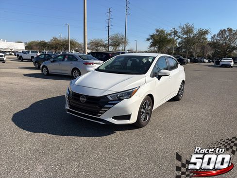 Used 2025 Nissan Versa SV image 1