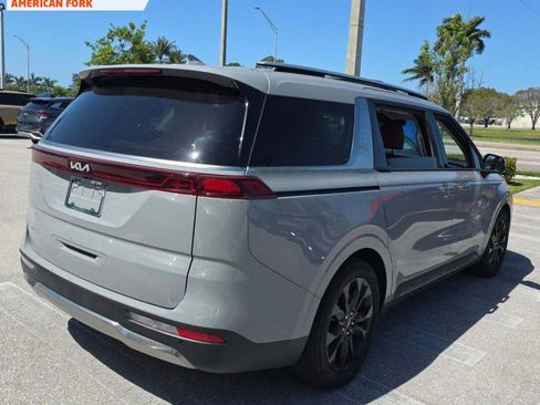 Used 2024 Kia Carnival SX Prestige FWD image 3