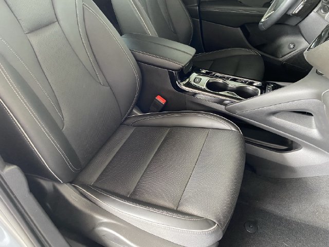 Used 2023 Buick Envision Essence AWD/4WD image 9
