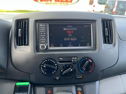 Used 2020 Nissan NV200 SV w/ Sliding Glass Door Package image 43