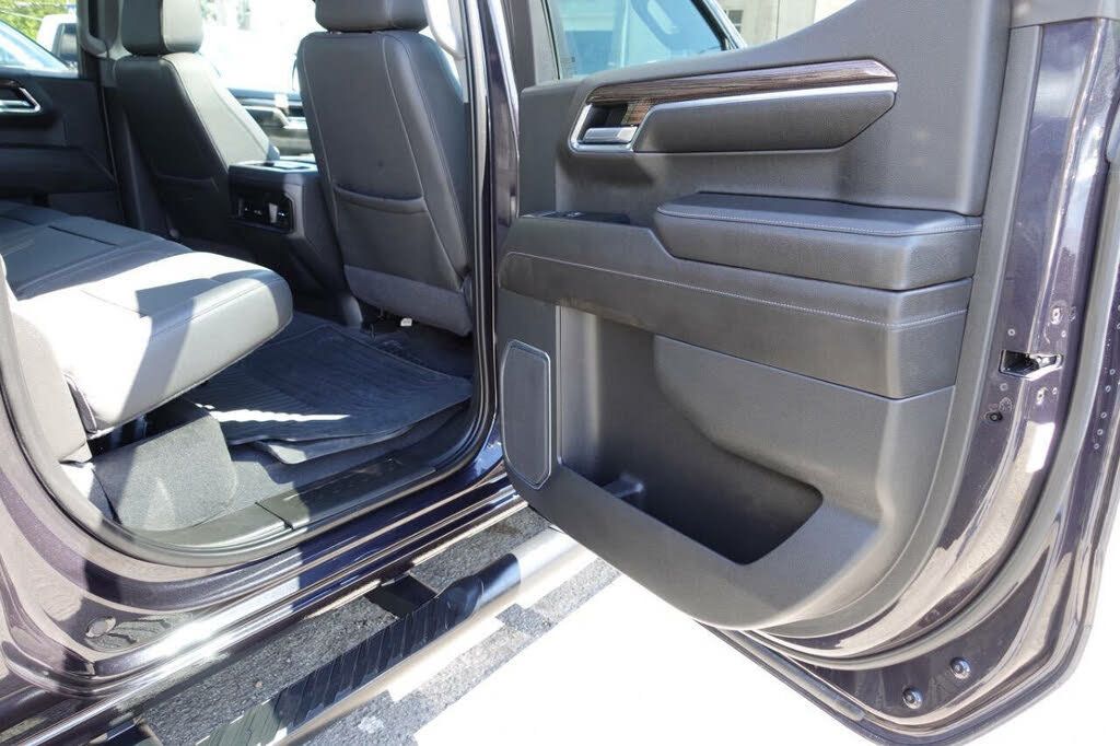 Used 2022 Chevrolet Silverado 1500 LT Trail Boss w/ LT Trail Boss Premium Package AWD/4WD image 36