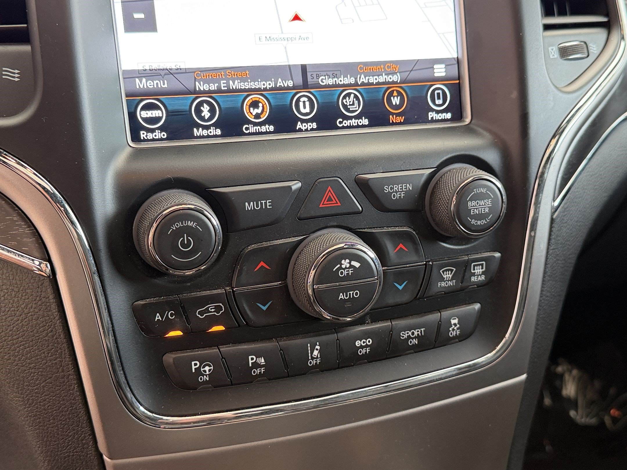 Used 2018 Jeep Grand Cherokee Limited AWD/4WD image 18