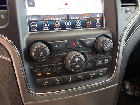 Used 2018 Jeep Grand Cherokee Limited AWD/4WD image 18
