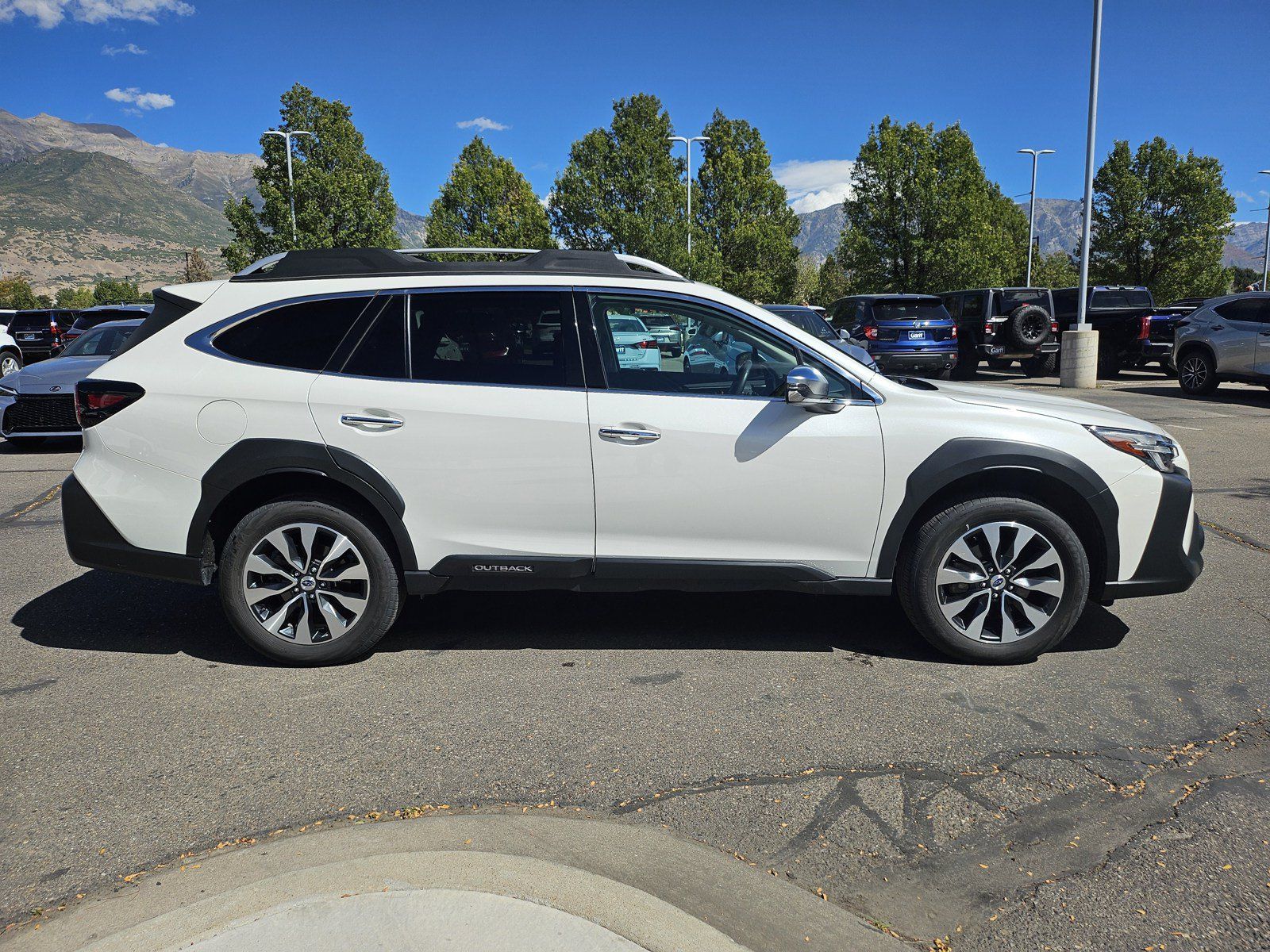 Used 2024 Subaru Outback Touring XT AWD/4WD image 4