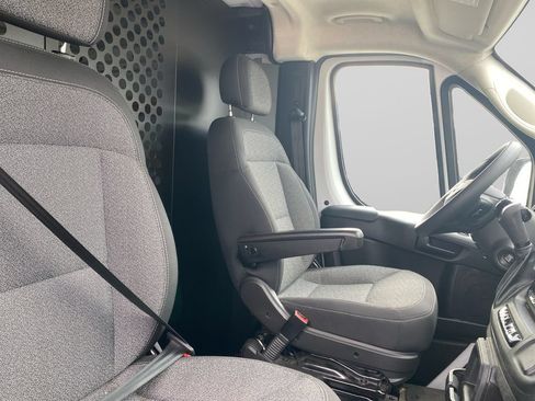 Used 2025 RAM ProMaster 2500 w/ U-Haul Equipment Group FWD image 9