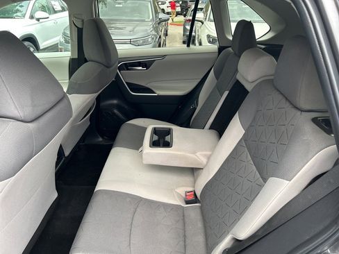 Used 2022 Toyota RAV4 XLE w/ Convenience Package image 27
