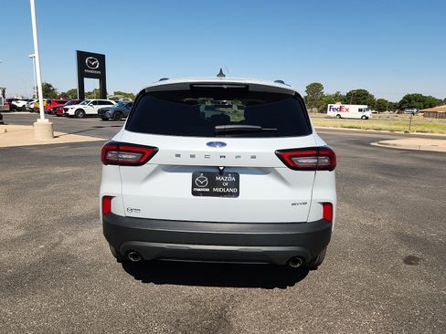 Used 2025 Ford Escape ST-Line AWD/4WD image 6