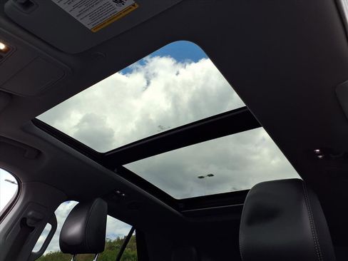 Certified 2022 Ford Explorer XLT w/ Equipment Group 202A image 14