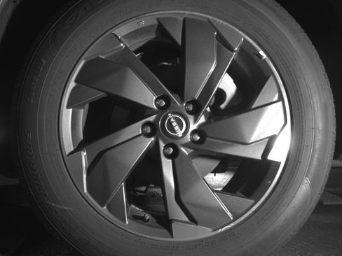 Used 2025 Nissan Rogue SV image 14