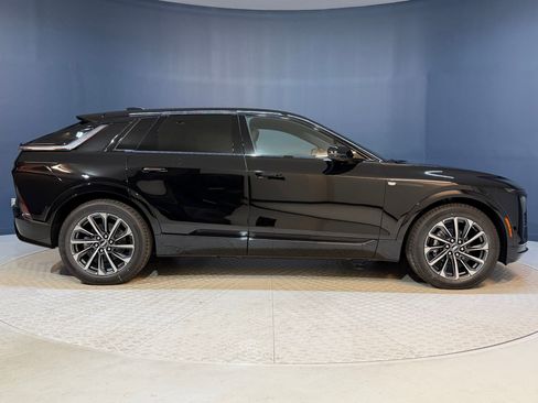 New 2026 Cadillac Lyriq Sport AWD/4WD image 8
