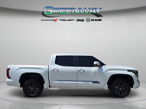 Used 2025 Toyota Tundra Platinum AWD/4WD image 4