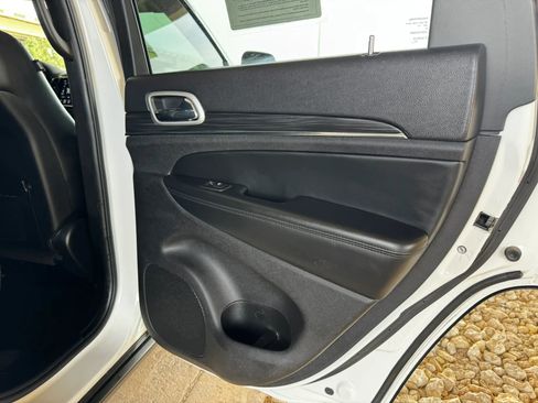 Used 2021 Jeep Grand Cherokee Limited w/ Trailer Tow Group IV image 25