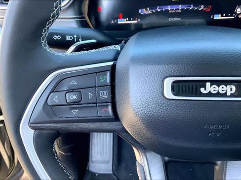 Certified 2023 Jeep Grand Cherokee Limited AWD/4WD image 20