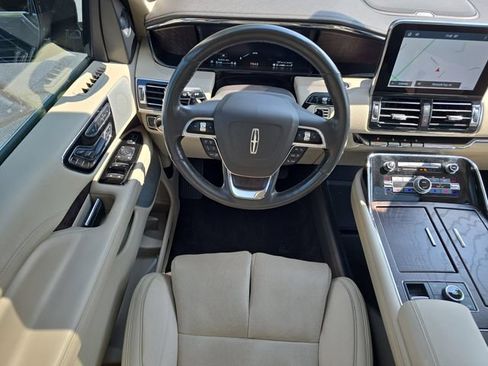 Used 2021 Lincoln Navigator Reserve w/ Luxury Package AWD/4WD image 28
