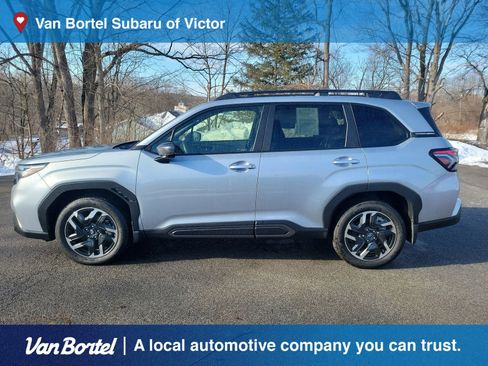 Used 2025 Subaru Forester Limited image 2
