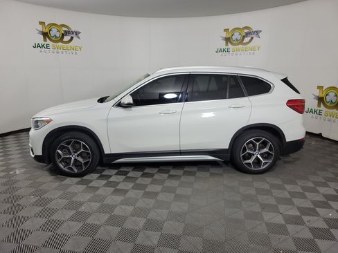 Used 2019 BMW X1 xDrive28i w/ Convenience Package AWD/4WD image 2