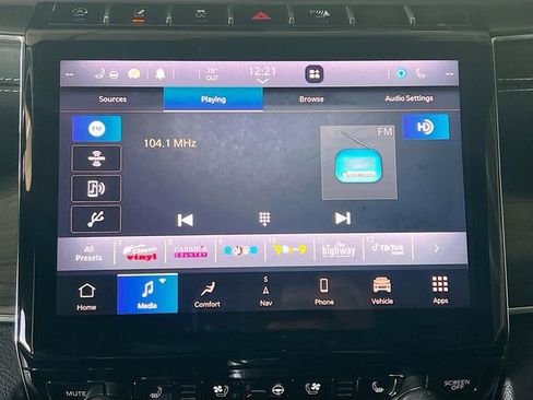 Used 2021 Jeep Grand Cherokee L Overland w/ Luxury Tech Group IV image 21