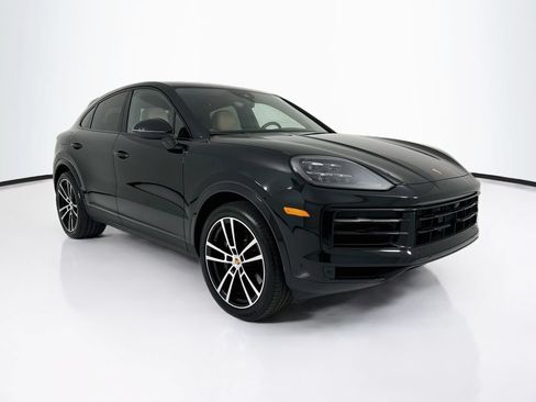 Used 2025 Porsche Cayenne Coupe AWD/4WD image 7
