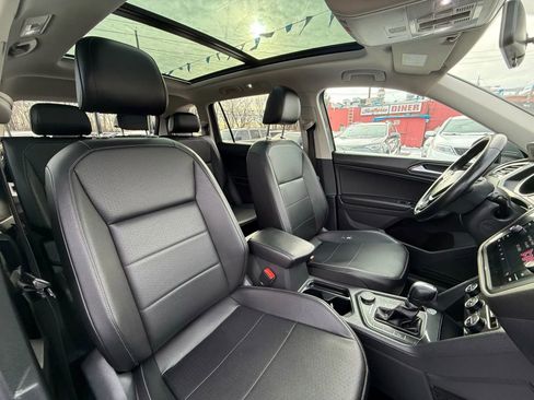 Used 2018 Volkswagen Tiguan SE w/ Panoramic Sunroof Package image 55