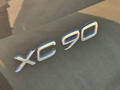 Used 2018 Volvo XC90 T5 Momentum FWD image 9