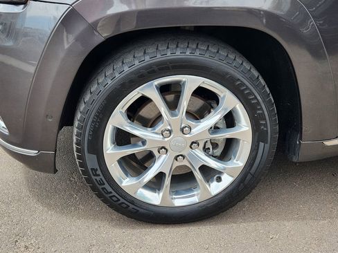 Used 2019 Jeep Grand Cherokee Summit AWD/4WD image 10